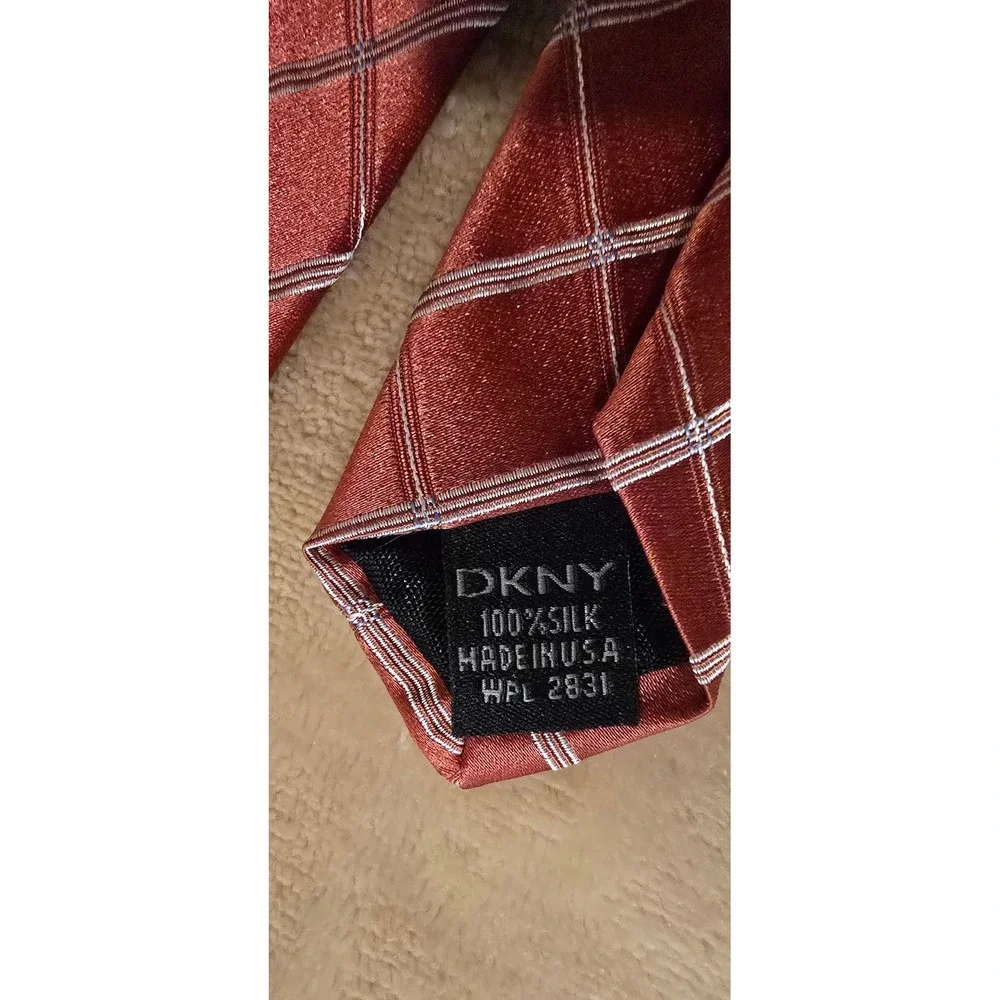DKNY Mens‎ Silk Tie Burnt Orange Rust Geometric Diamond Grid Pattern Made in USA